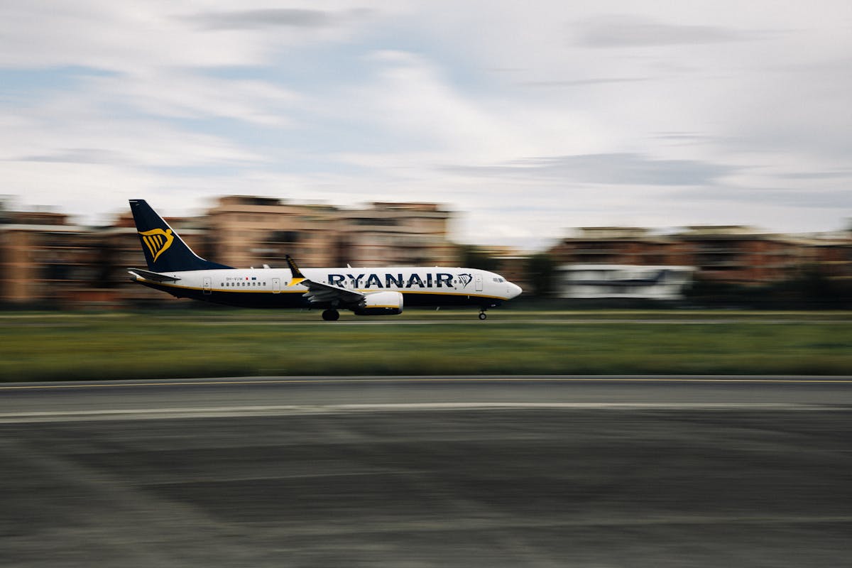 Ryanair Boeing 737 õhkutõusmas