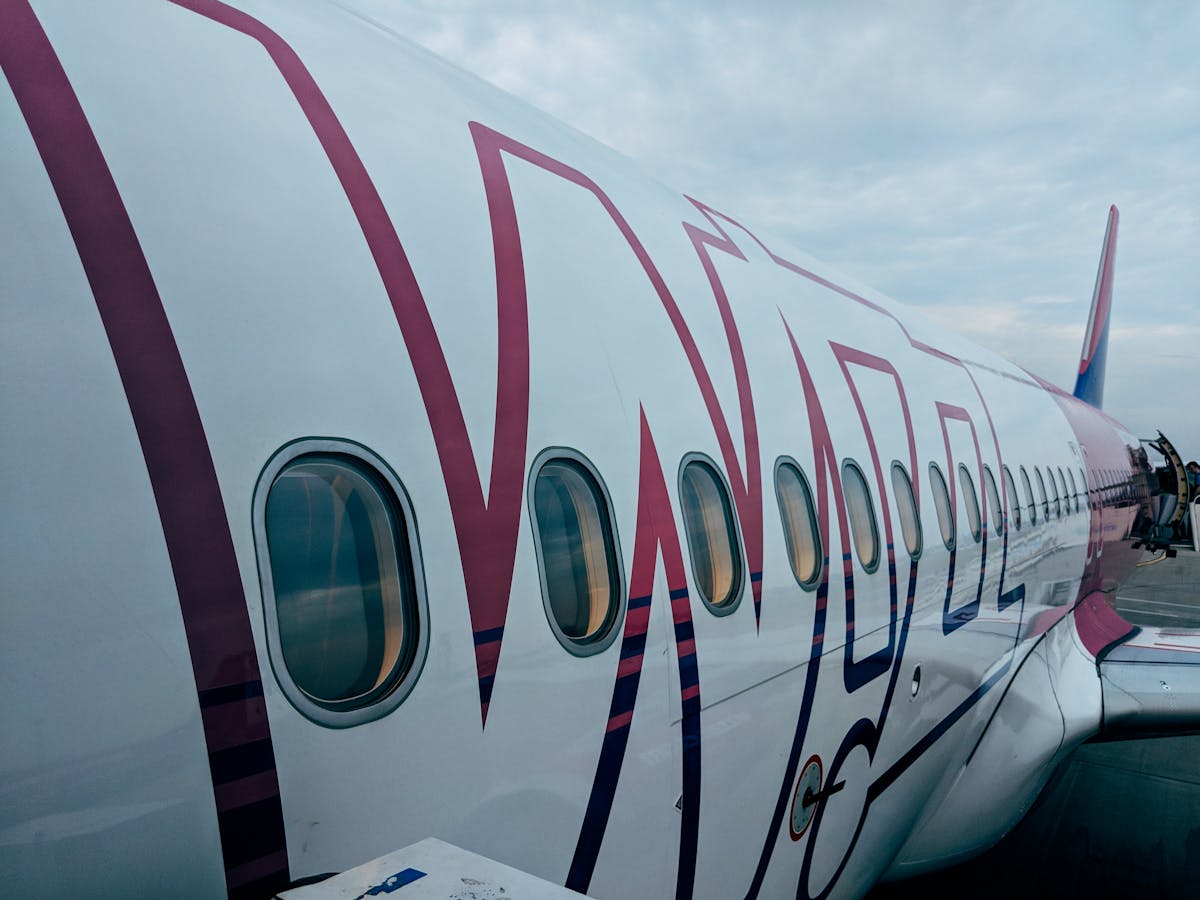 Wizz Air käsipagasi mõõtmed ja reeglid 2026 — täielik juhend